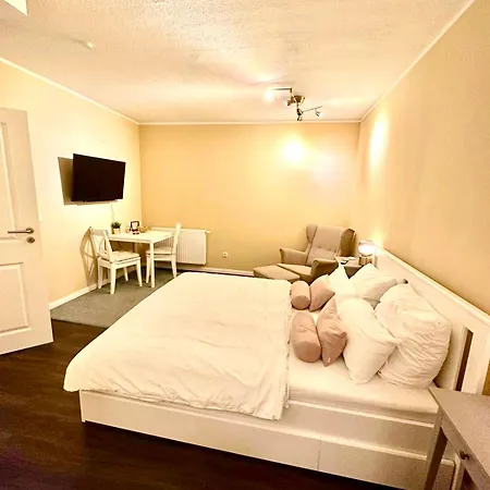 Zentrales Mit Terrasse Daire